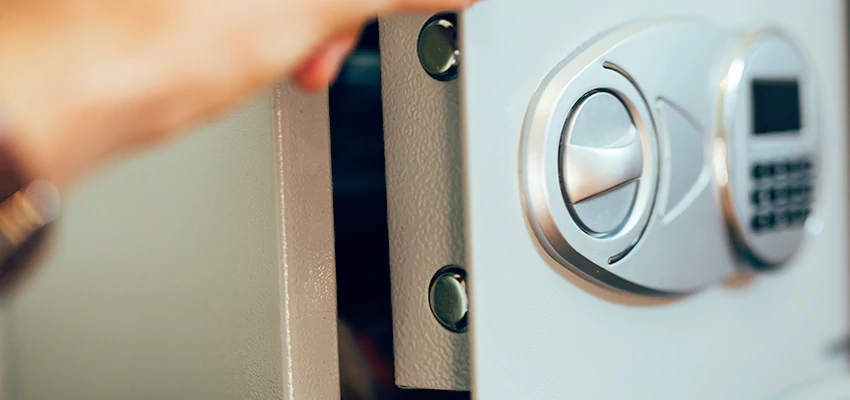 Fingerprint Safe Openers in Salinas, CA